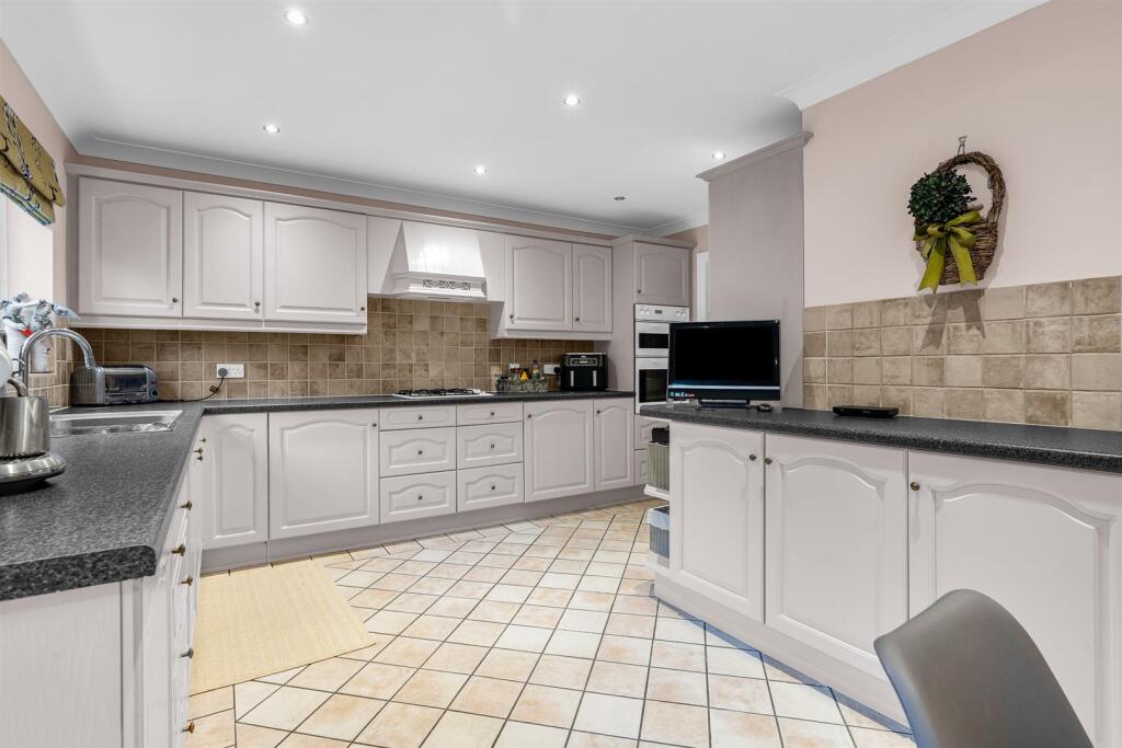 Additional image 11 of Oaklea, Welwyn