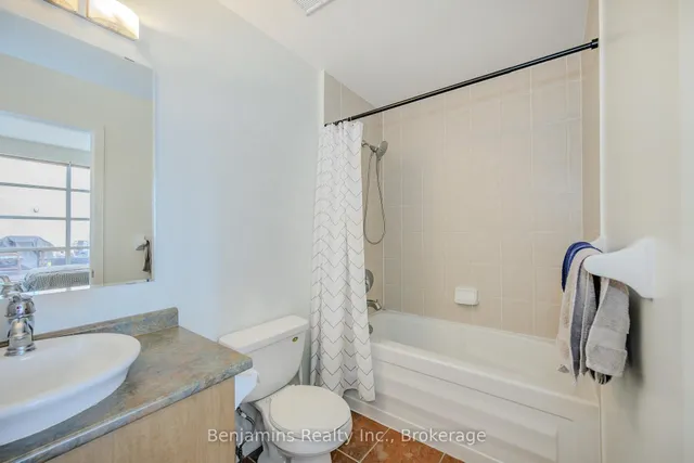 Additional image 20 of 410 King St Unit 609