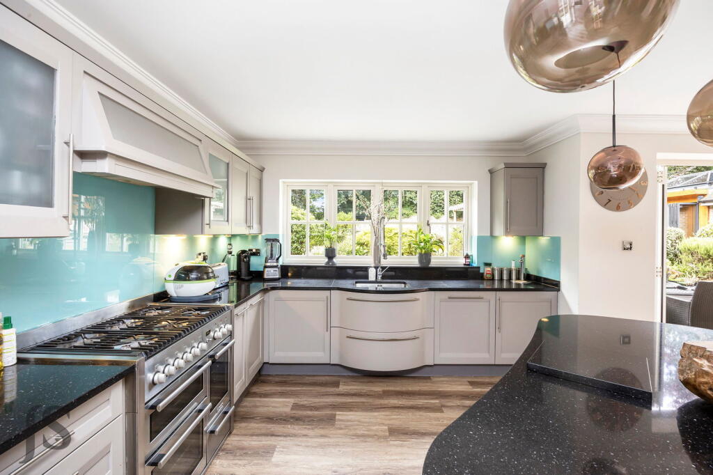 Additional image 5 of First Avenue, Worthing, West Sussex BN14 9NP