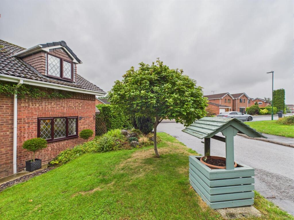 47a Kinsham Drive Solihull B91 3UG