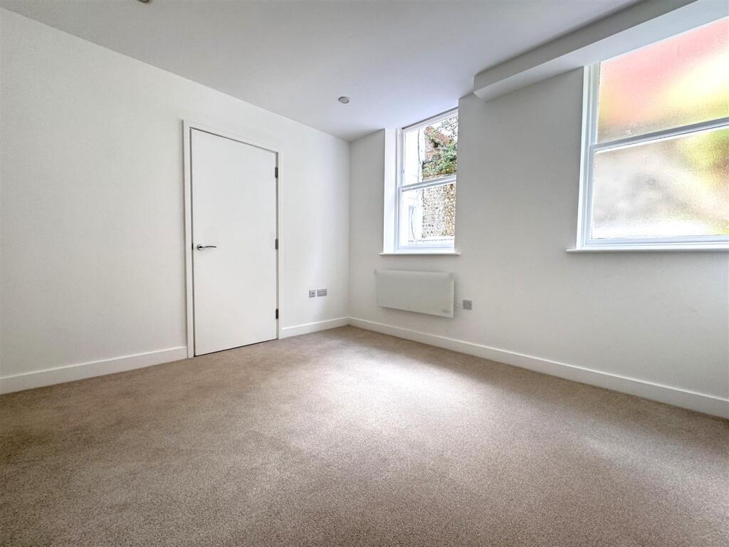 Additional image 4 of Hartington Place, Eastbourne BN21 3BG