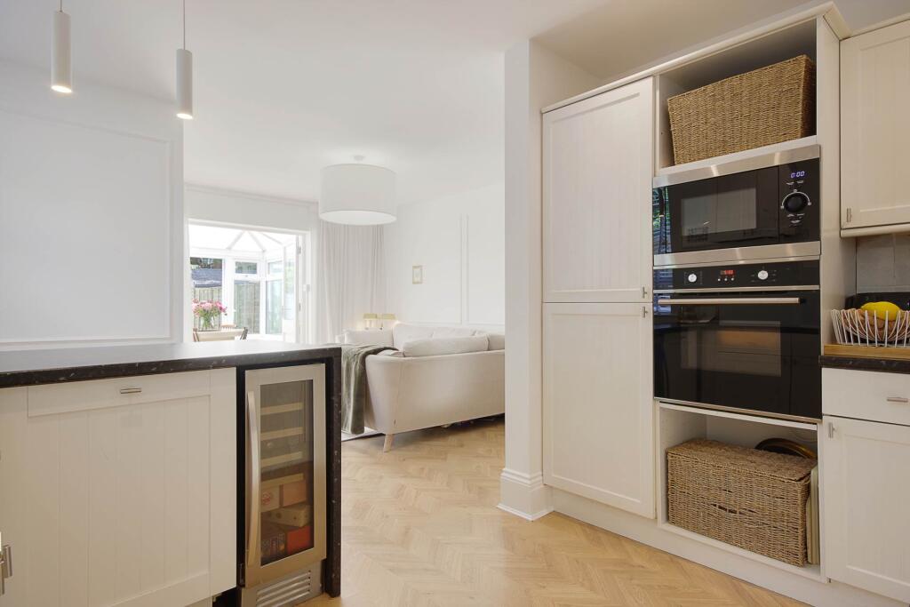 Additional image 11 of Close Talbot Woods,  Bournemouth *Garden Apartment*