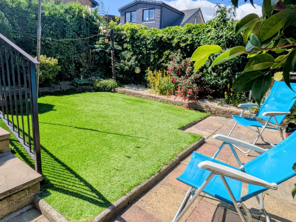 Additional image 17 of Fairway Walk, Bradford, BD7