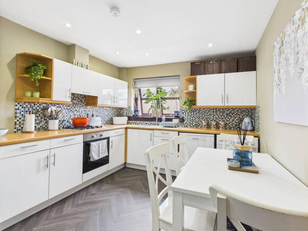 Additional image 8 of Victoria Gardens, Banff, AB45