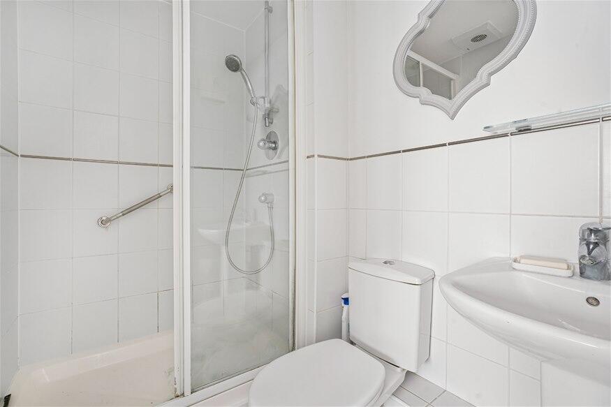 Additional image 8 of Roundwood Lane, Harpenden, AL5