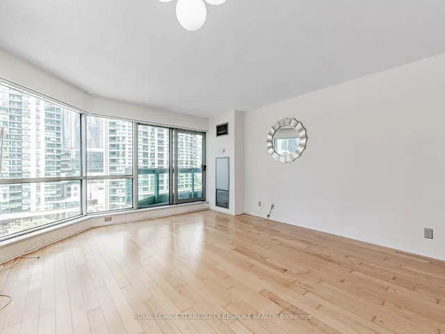 Additional image 12 of 10 Queens Quay Unit 811