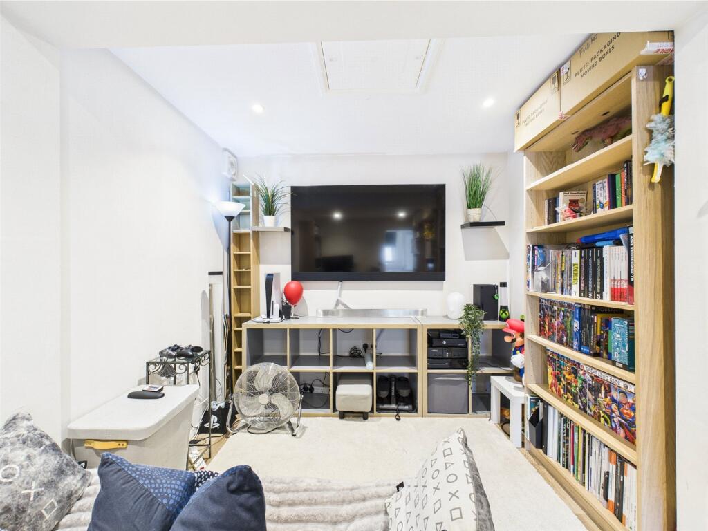 Additional image 14 of Foxglove Close, Christchurch, Dorset, BH23