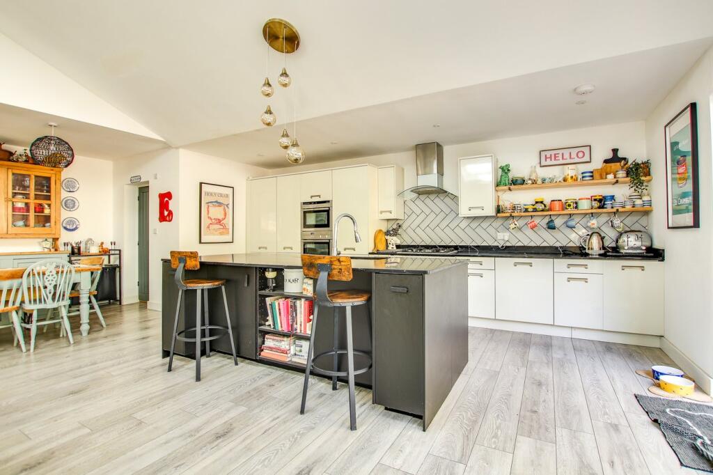 Additional image 25 of Manning Avenue, Highcliffe, Christchurch, BH23