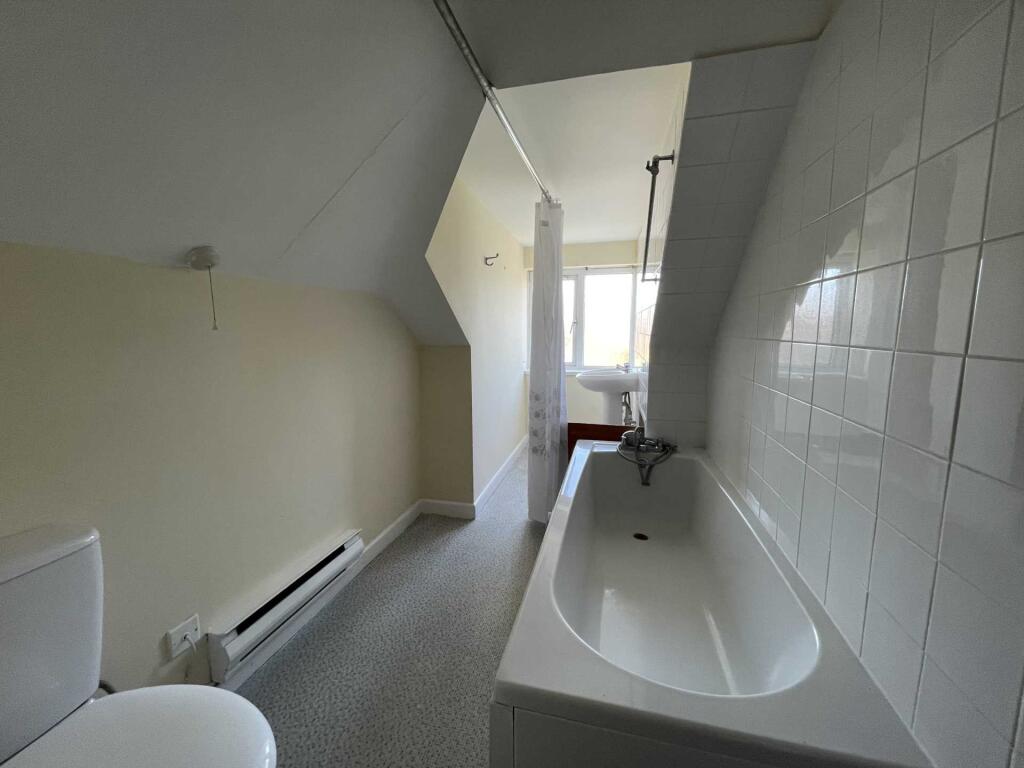 Additional image 5 of Please apply online only for Holdenhurst Road, Bournemouth