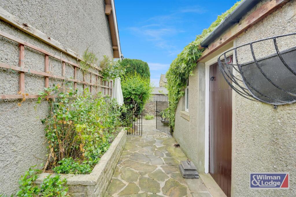 Additional image 36 of Green Lane, Glusburn