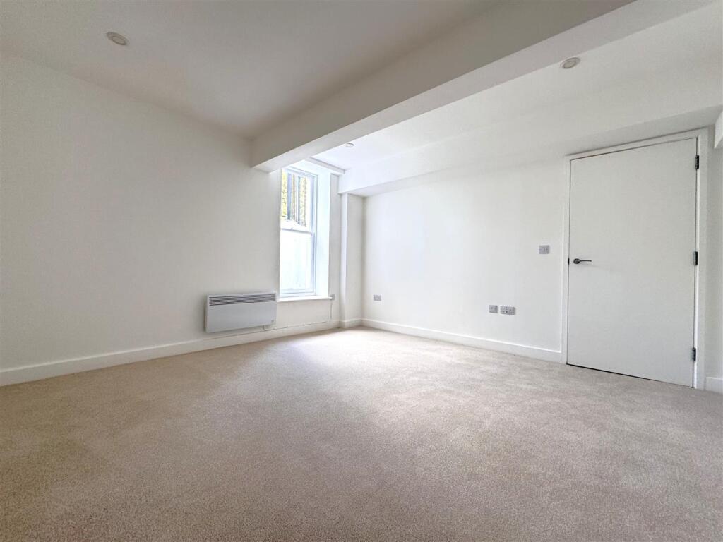 Additional image 6 of Hartington Place, Eastbourne BN21 3BG