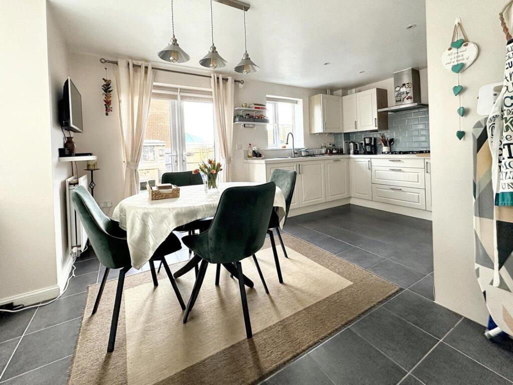 Additional image 8 of Gladys Avenue, Peacehaven, BN10 8FF