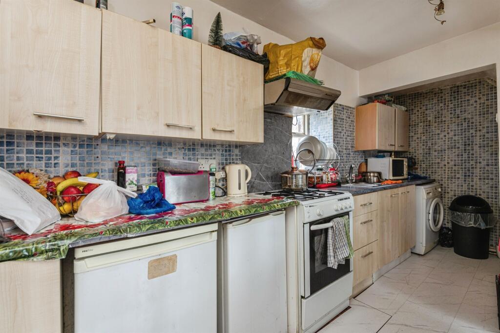 Additional image 4 of Parratt Row, Bradford