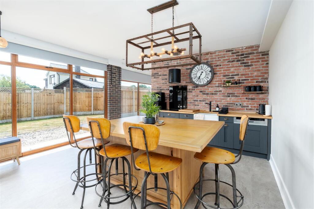 Additional image 24 of Dordale Road, Bournheath