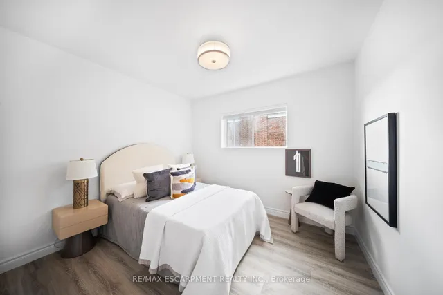 Additional image 29 of 665 Kipling Ave