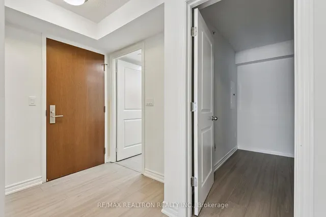 Additional image 12 of 386 Yonge St Unit 2201