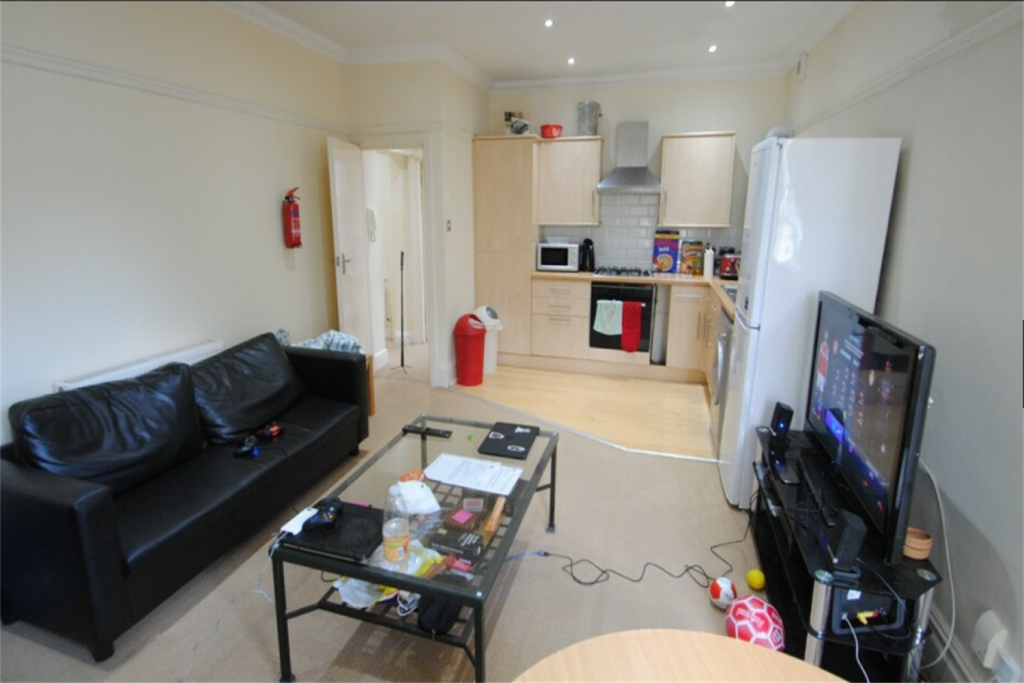 Additional image 7 of 2 bedroom Second Floor Flat in Meyrick Park