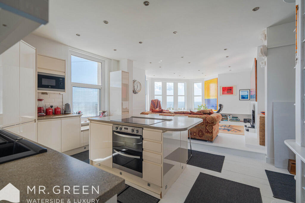 Additional image 7 of Sandy Bank, 39 Southbourne Overcliff Drive, Southbourne. BH6 3PL