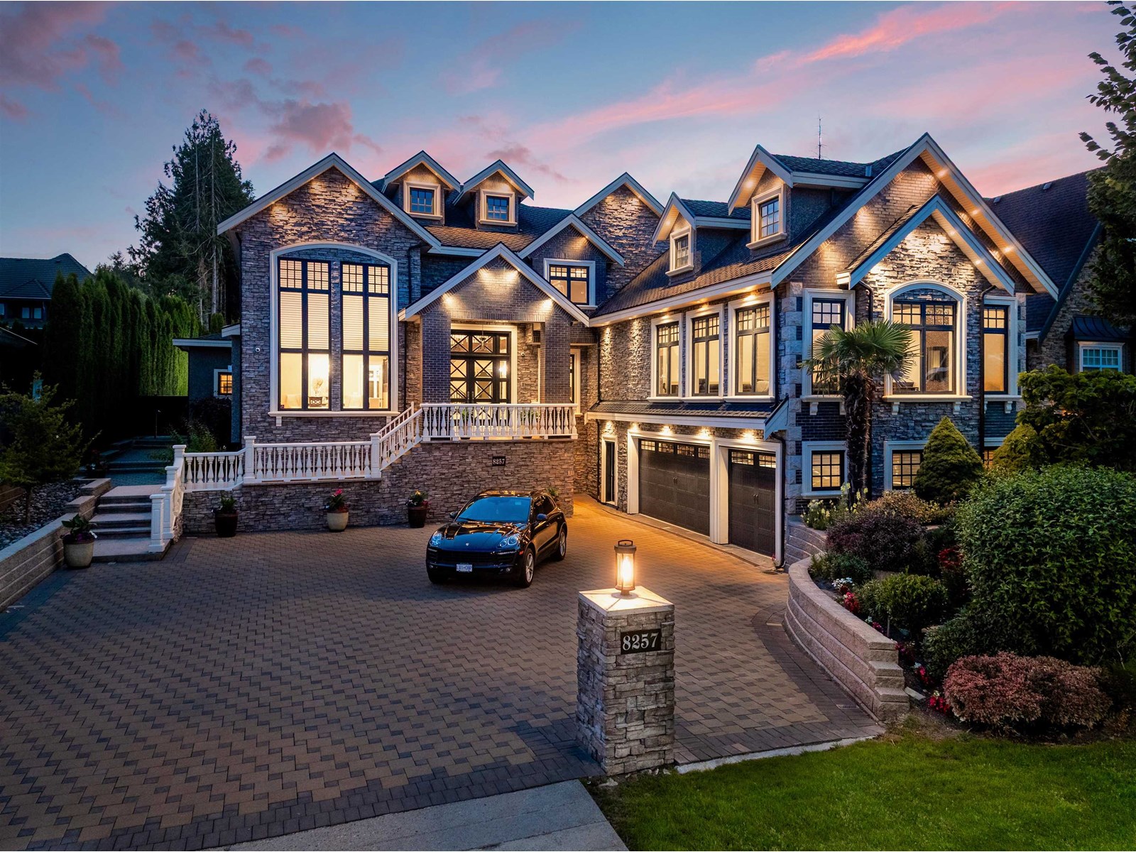 8257 171 STREET|Surrey, British Columbia V4N0B2