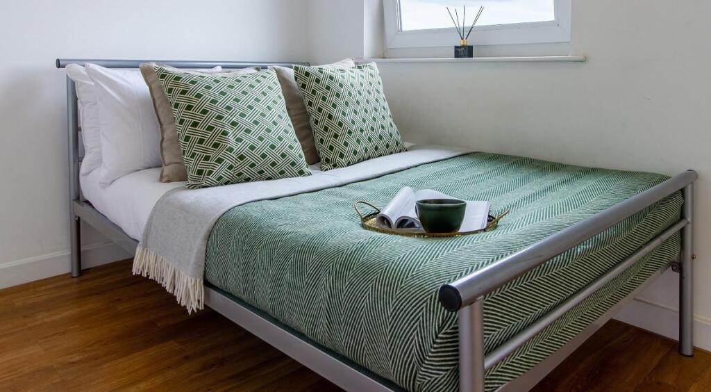 Additional image 3 of Birmingham | Student | September | B19