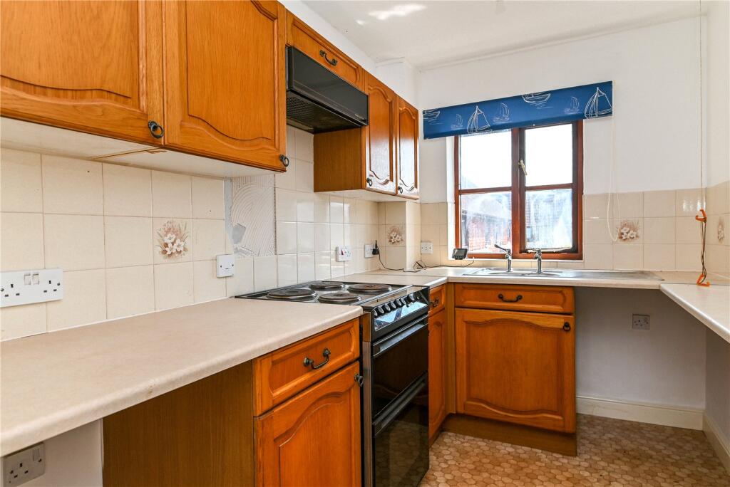 Additional image 8 of Wellington Court, Fernhill Lane, New Milton, Hampshire, BH25