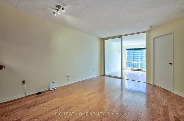 Additional image 18 of 1001 Bay St Unit 1110