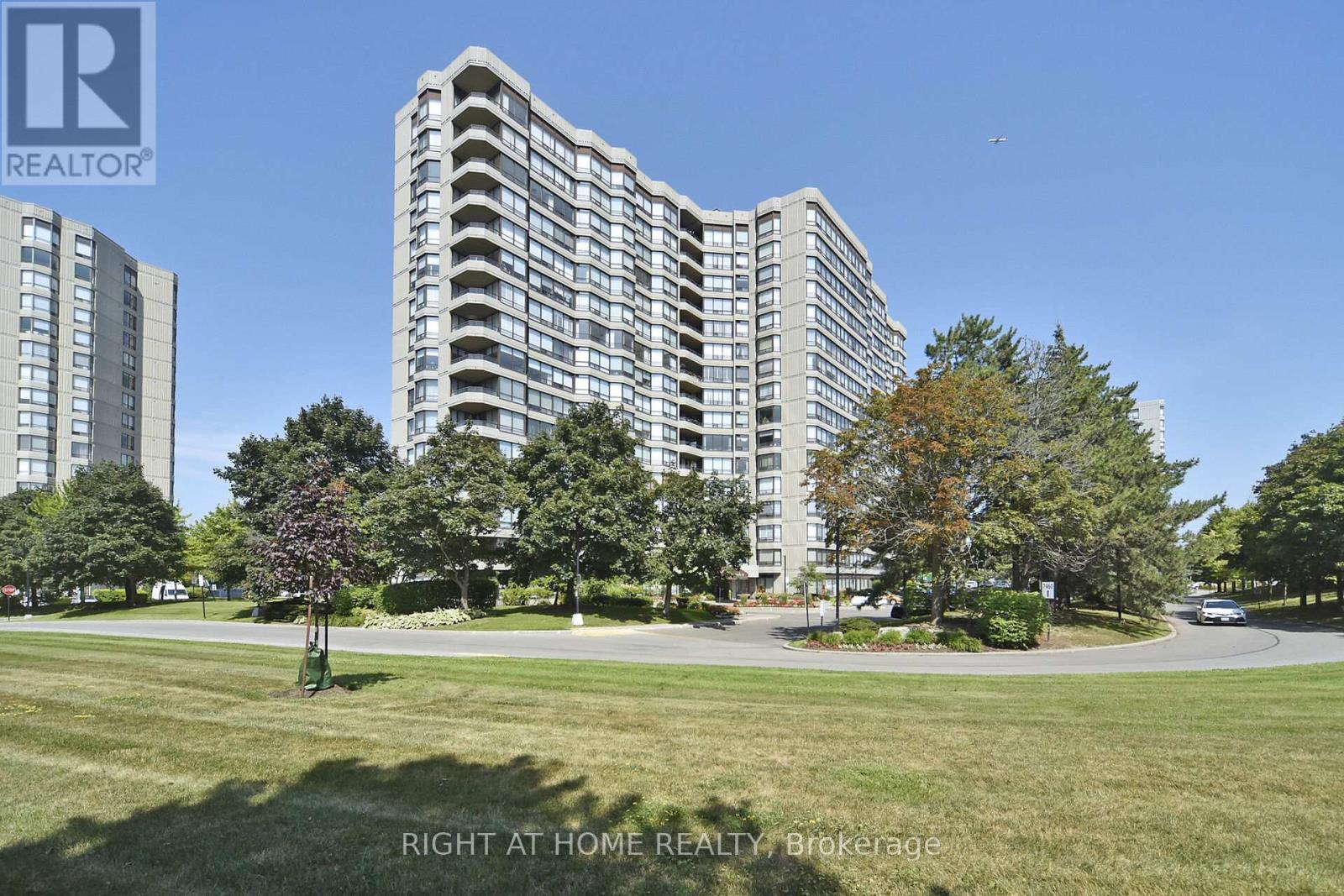 314 - 7440 BATHURST STREET|Vaughan (Brownridge), Ontario L4J7K8