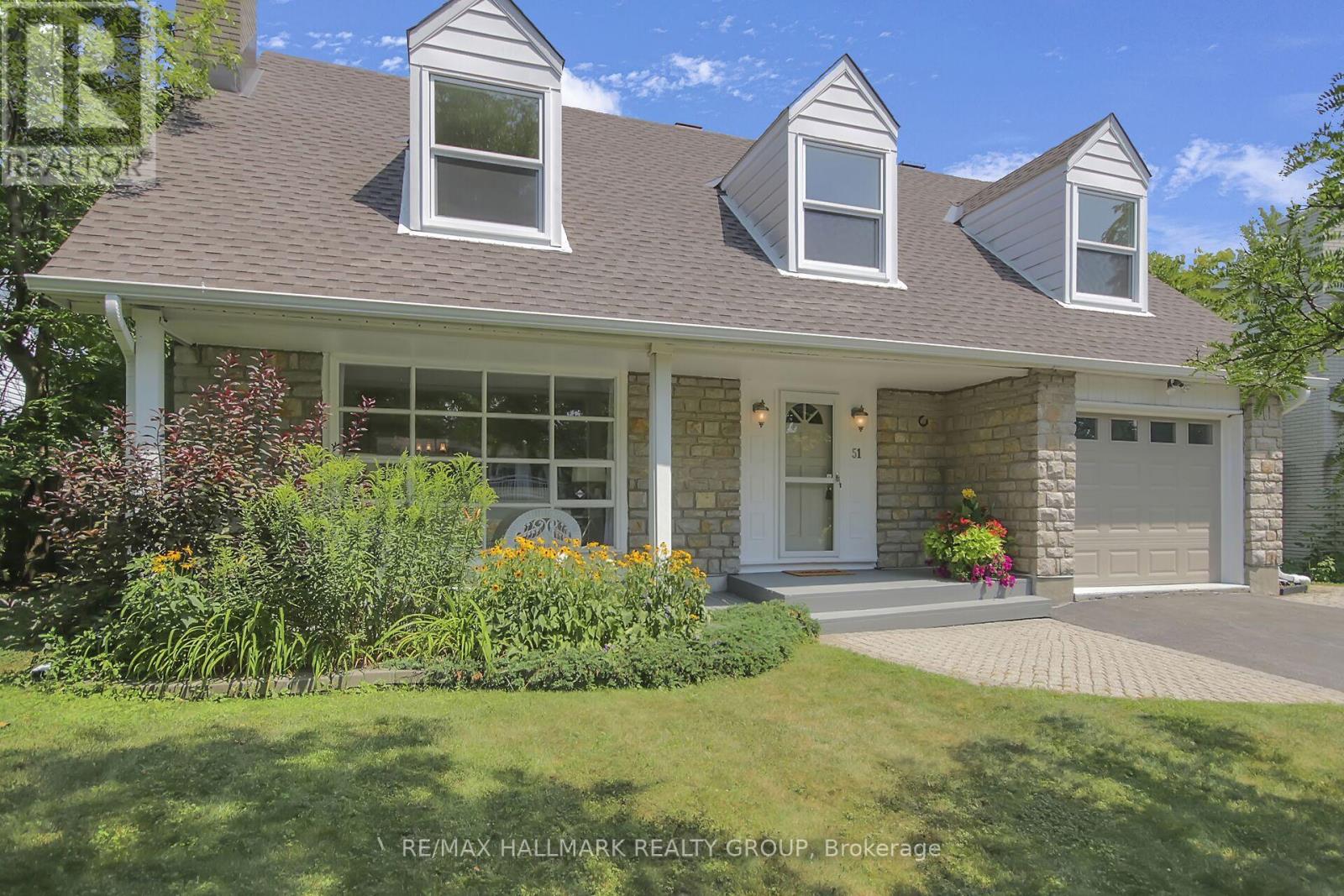 51 CHARKAY STREET|Ottawa, Ontario K2E5N5