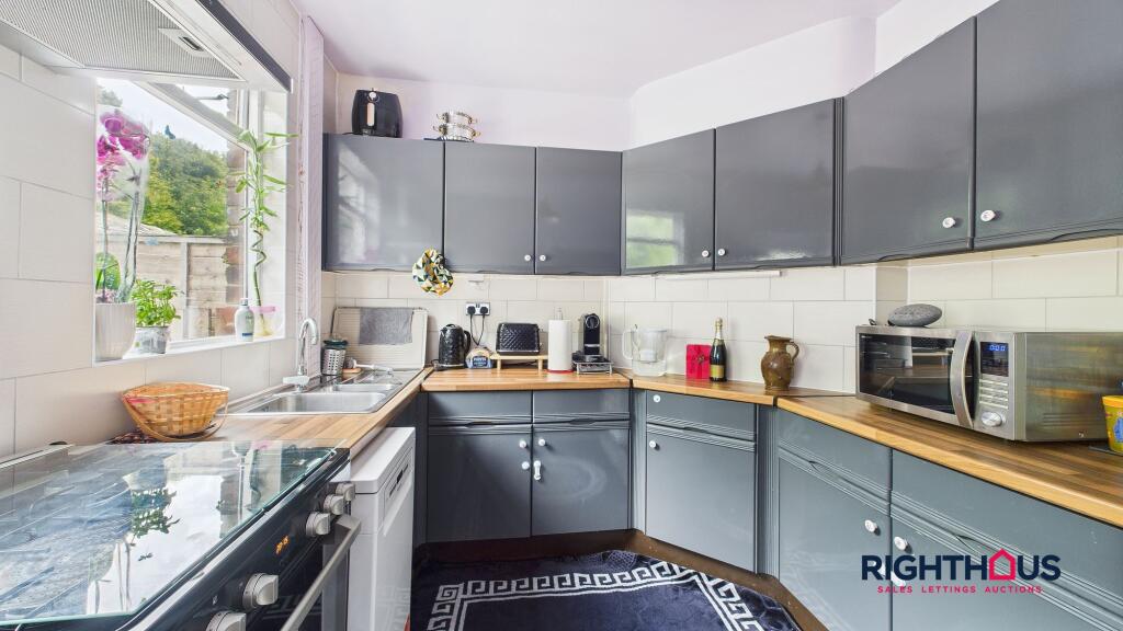 Additional image 14 of Midland Terrace, Bradford, BD2