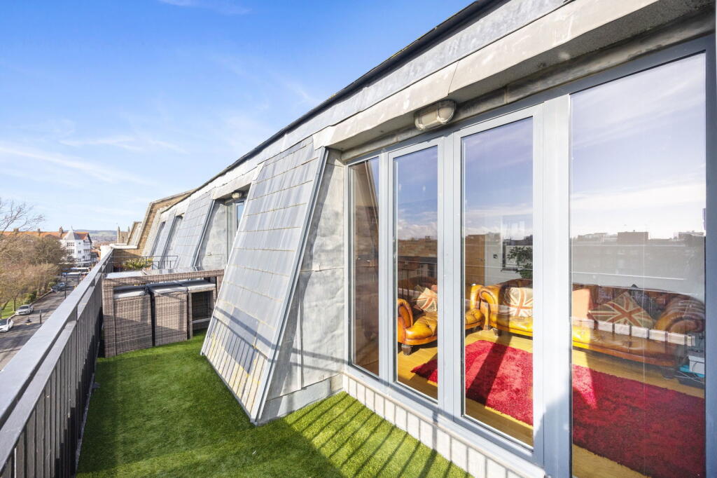 Additional image 10 of The Warnes, Steyne Gardens, Worthing BN11 3DW