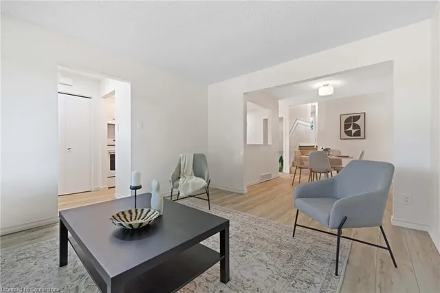 Additional image 11 of 5 Uxbridge Cres