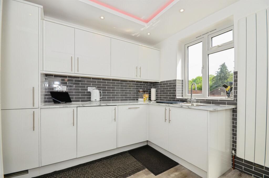 Additional image 12 of Batchwood Drive, ST. ALBANS