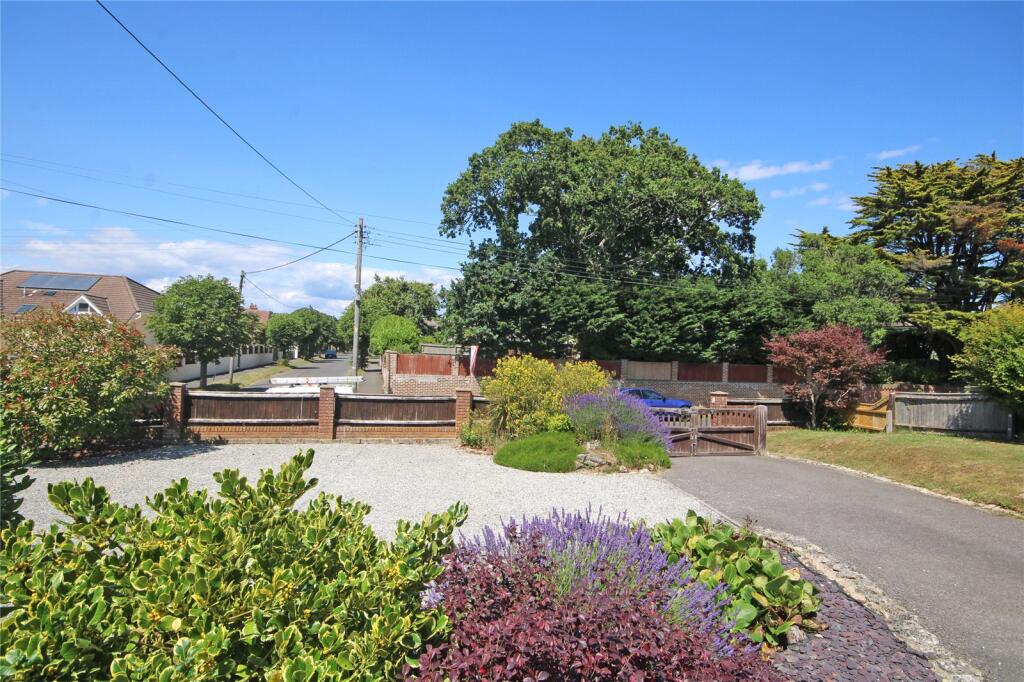 Additional image 14 of Highlands Road, Barton on Sea, New Milton, Hampshire, BH25