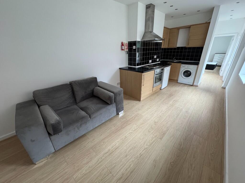 F2 28 Stirling Road, Birmingham, B16 9BG