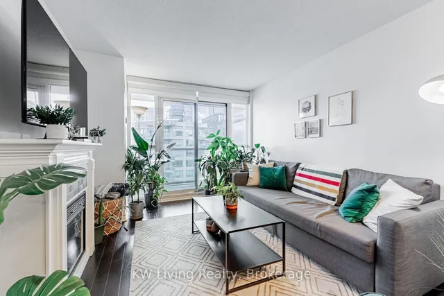 Additional image 13 of 19 Grand Trunk Cres Unit #3903