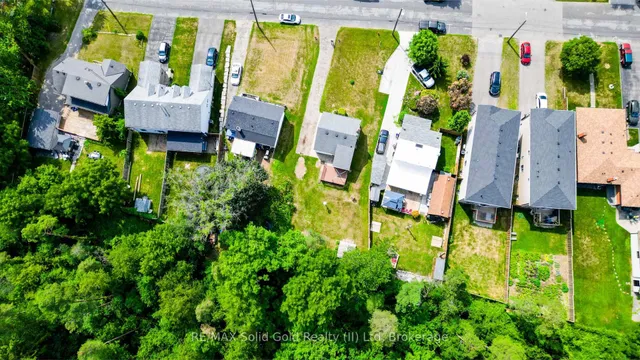 Additional image 45 of 48 Barbara Cres