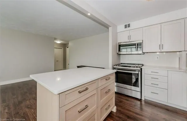 Additional image 12 of 24 Midland Dr Unit 303