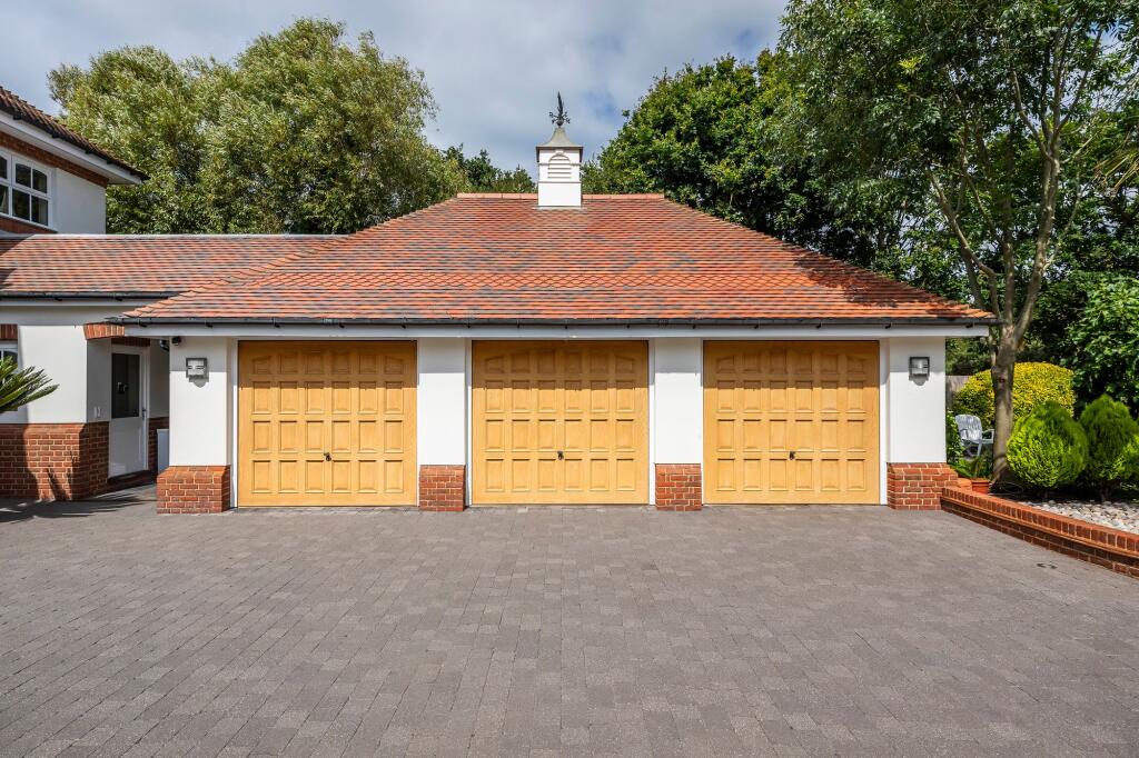 Additional image 34 of Brudenell Avenue, Sandbanks, Poole, BH13