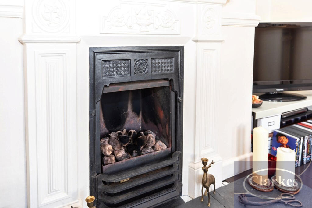 Additional image 12 of STYLISH Detached House CASTLE RD WINTON