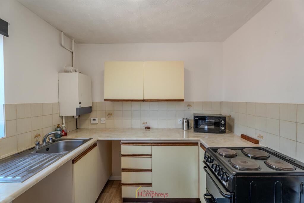 Additional image 9 of Crescent Road, Wimborne