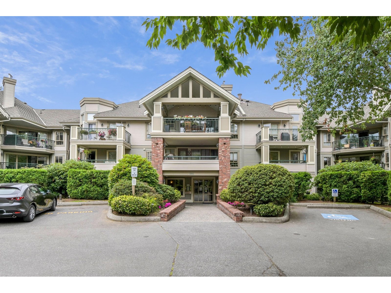107 22015 48 AVENUE|Langley, British Columbia V3A8L3
