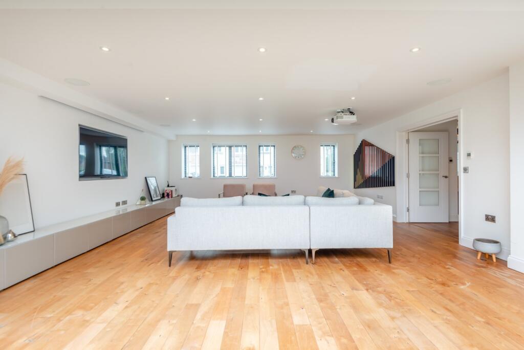 Additional image 12 of Oxford Avenue, St. Albans, Hertfordshire