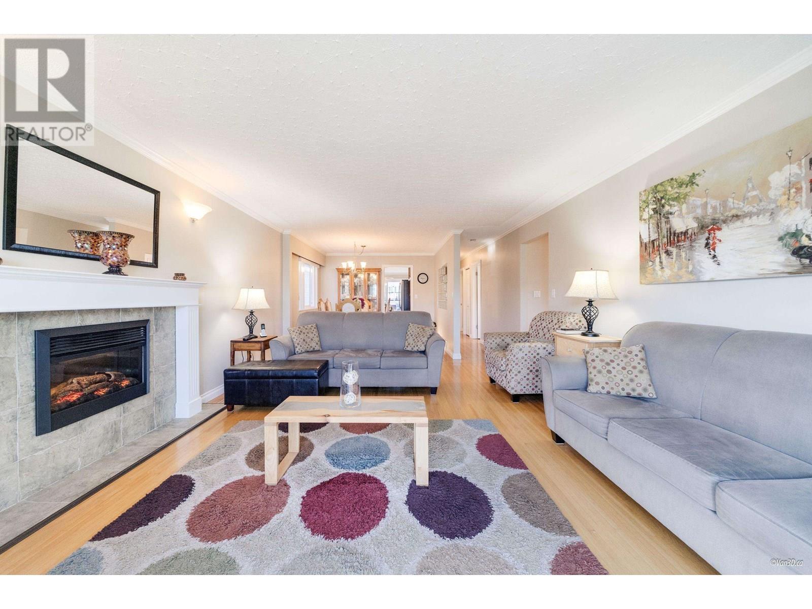 4524 PENDER STREET|Burnaby, British Columbia V5C2N1