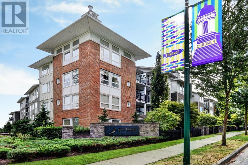 114 6888 SOUTHPOINT DRIVE|Burnaby, British Columbia V3N5E3