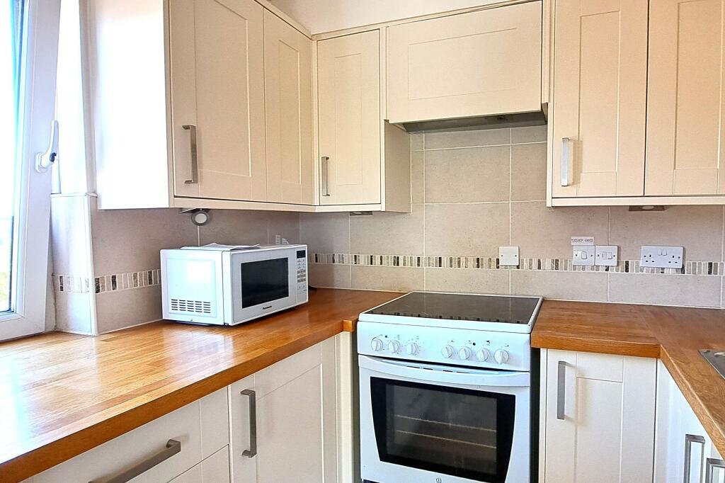 Additional image 4 of Homemill House Station Road New Milton BH25 6HX