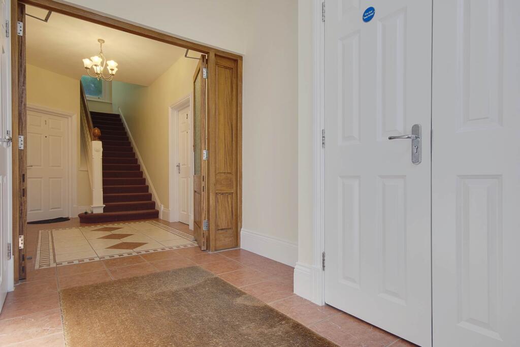 Additional image 14 of Close Talbot Woods,  Bournemouth *Garden Apartment*