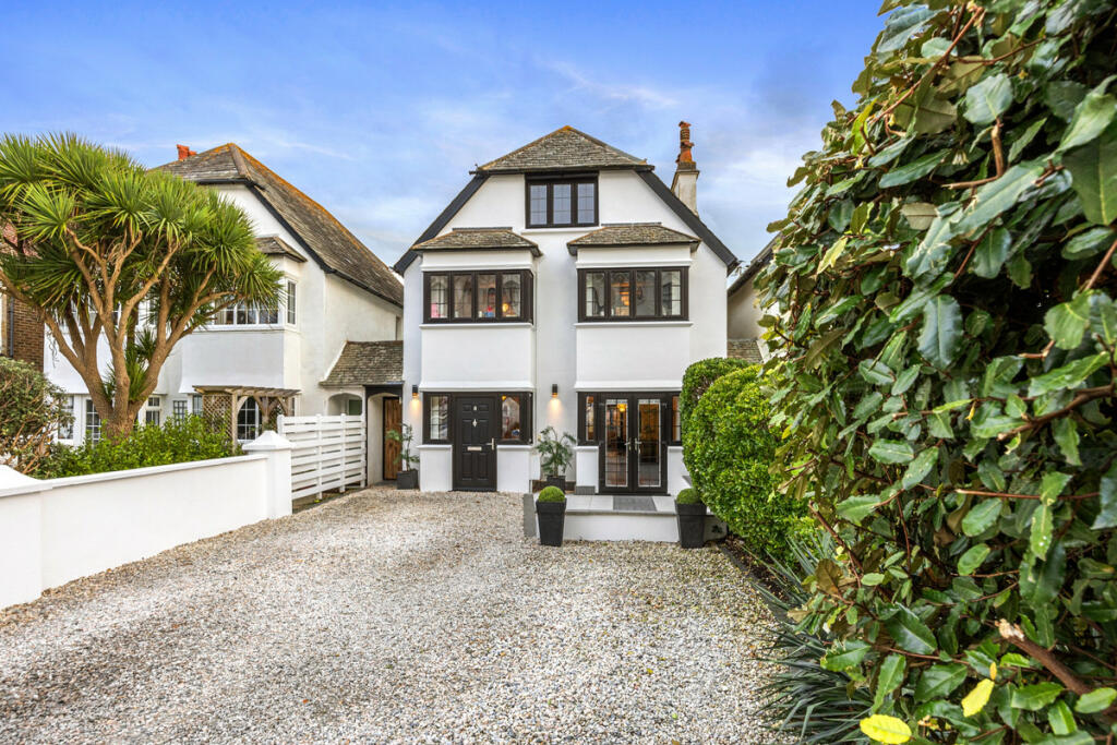 Grand Avenue, Worthing, BN11