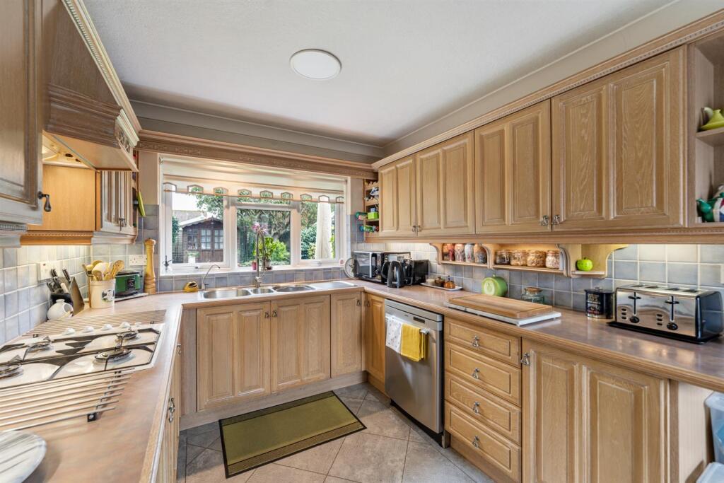 Additional image 16 of The Avenals, Angmering