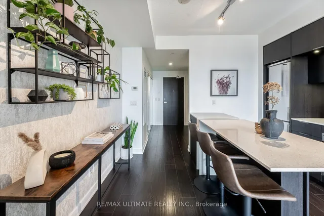 Additional image 12 of 170 sumach St Unit 1404