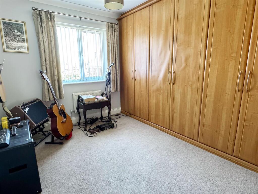 Additional image 16 of Linnet Close, Littlehampton